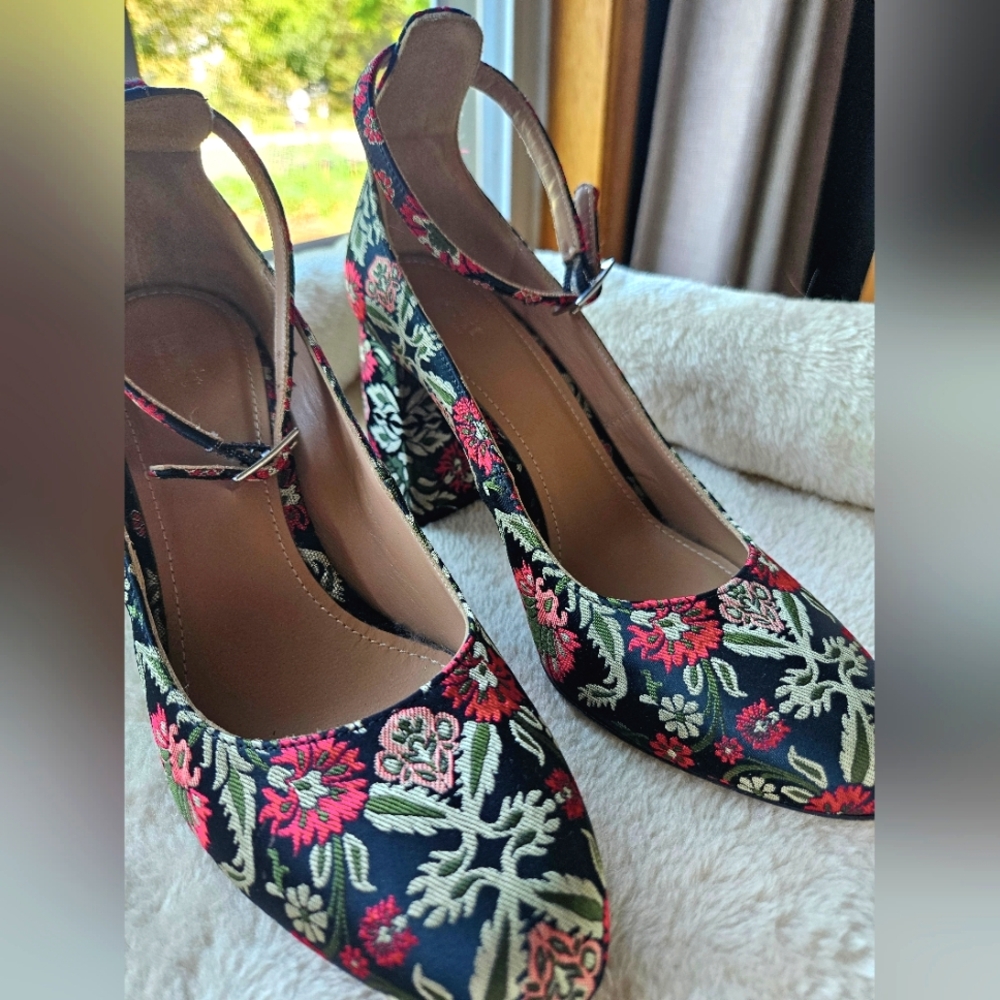 Lewit Multicolor Embroidered Floral Heels